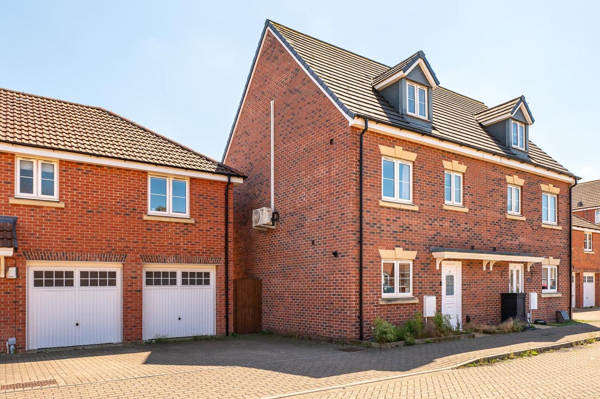 Spacious 4 Bedroom, Perfect For Contractors, Families, Private Parking Royal Wootton Bassett Zewnętrze zdjęcie